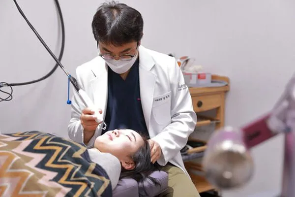 [전문성] 숙련된 10년 이상 경력의 원장님들이 안전하게 진행합니다.